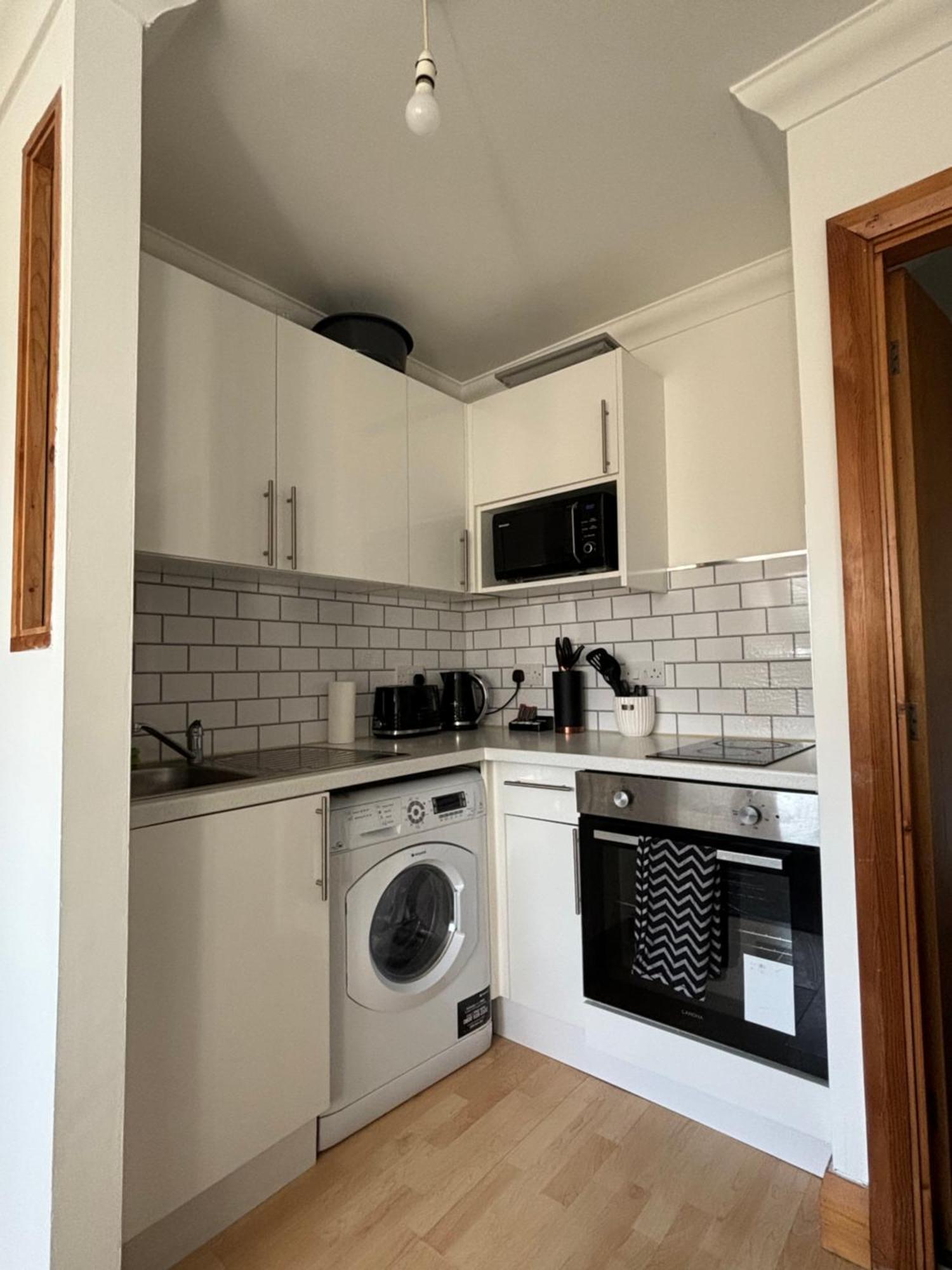 Stylish & Compact City Center Studio Apartment 7A Норвич Экстерьер фото